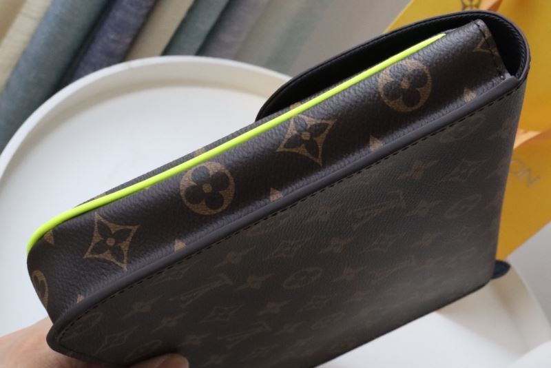 Louis Vuitton Clutch Bags